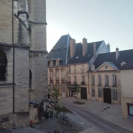 Dans Le Centre Historique Ντιζόν