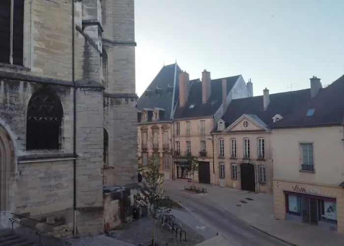 Dans Le Centre Historique Ντιζόν